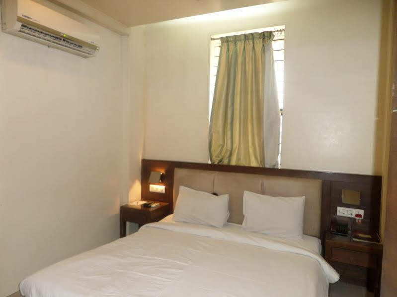 Matrix Inn Chakan Exterior photo