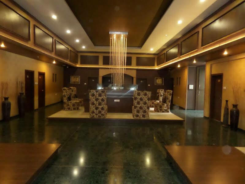 Matrix Inn Chakan Exterior photo