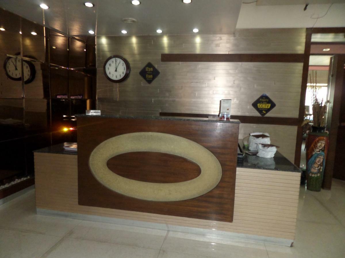 Matrix Inn Chakan Exterior photo