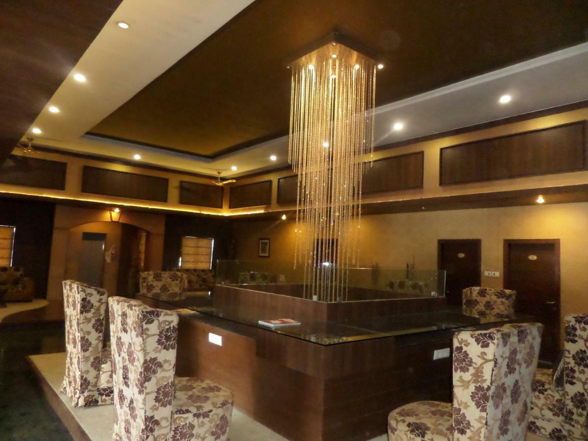 Matrix Inn Chakan Exterior photo
