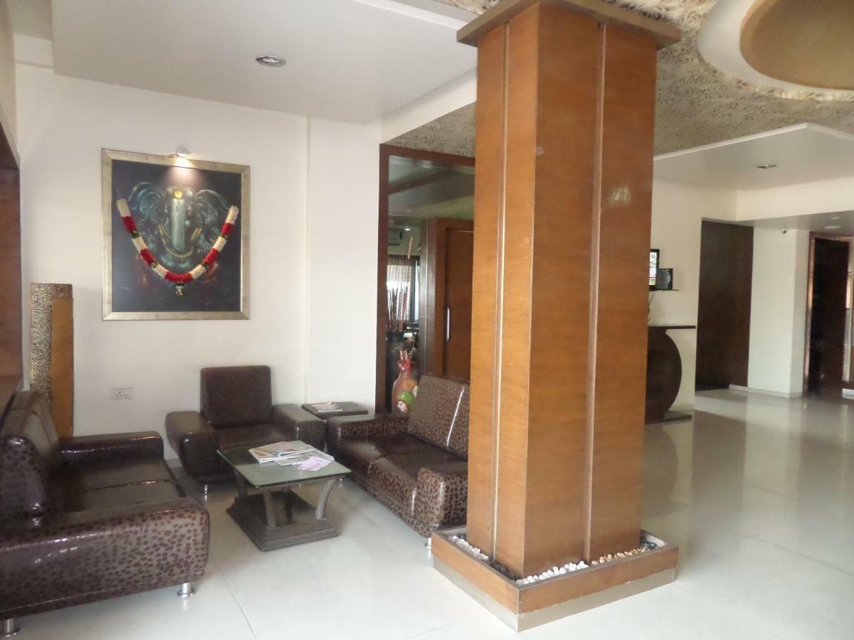 Matrix Inn Chakan Exterior photo