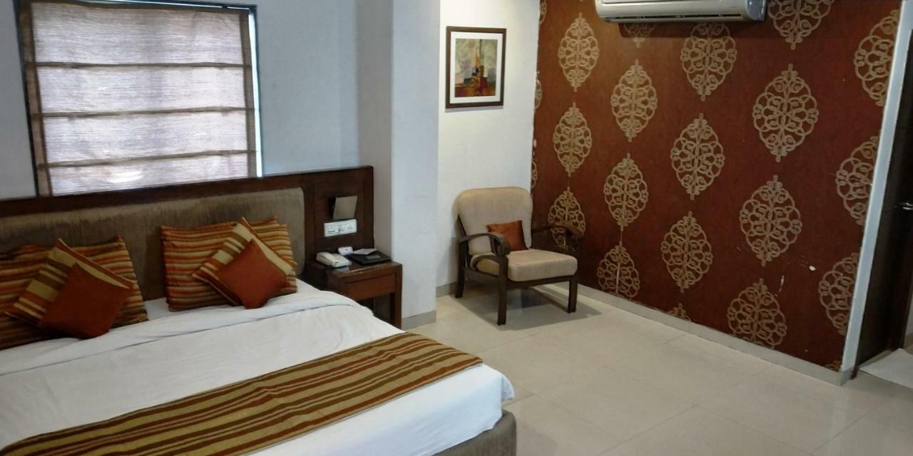 Matrix Inn Chakan Exterior photo