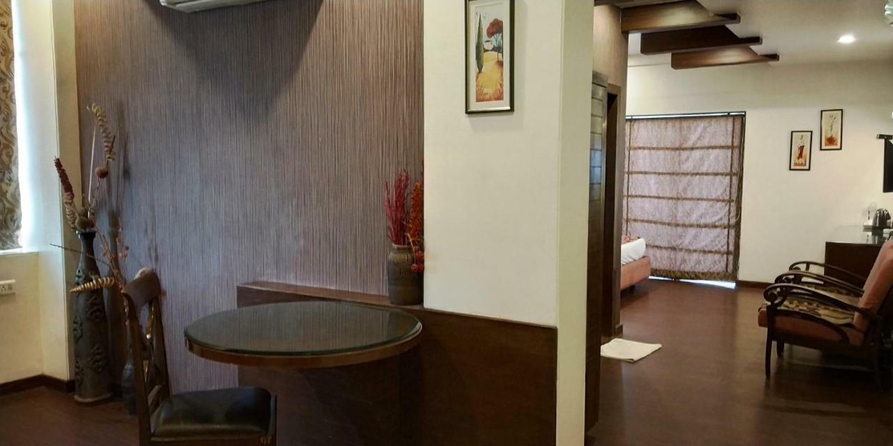Matrix Inn Chakan Exterior photo